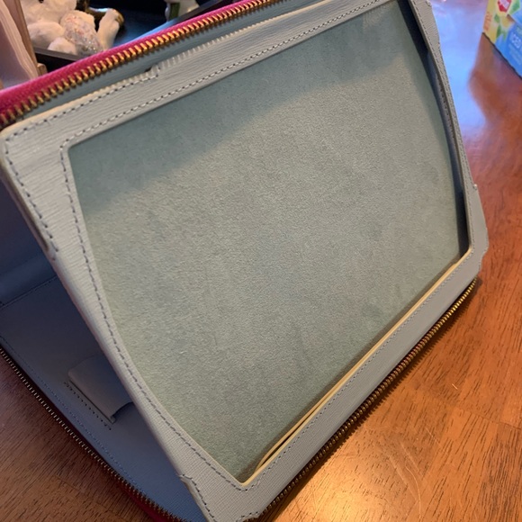 Fossil Tech Zip Easel - Picture 2 of 4